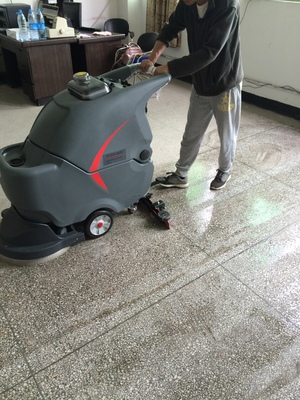 洗地機(jī)和掃地機(jī)在商場(chǎng)超市醫(yī)院工廠(chǎng)車(chē)間中的應(yīng)用